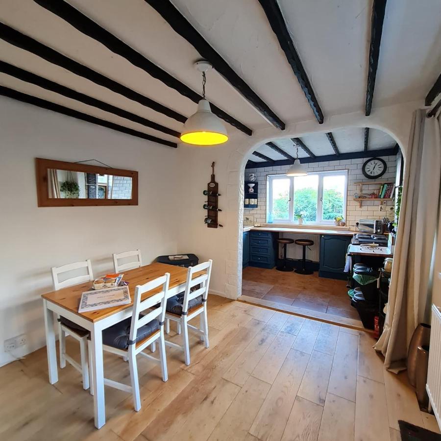 Old Road Cottage Pet Friendly Outdoors Beaches Neath Exterior foto
